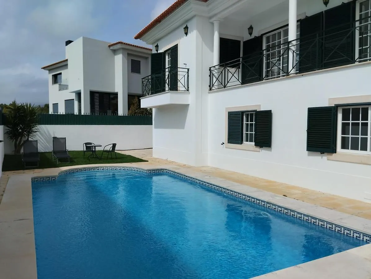 Villa Privee 카스카이스 B&B