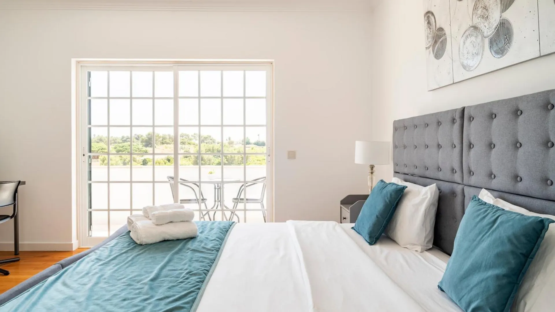 Villa Privee 카스카이스 B&B