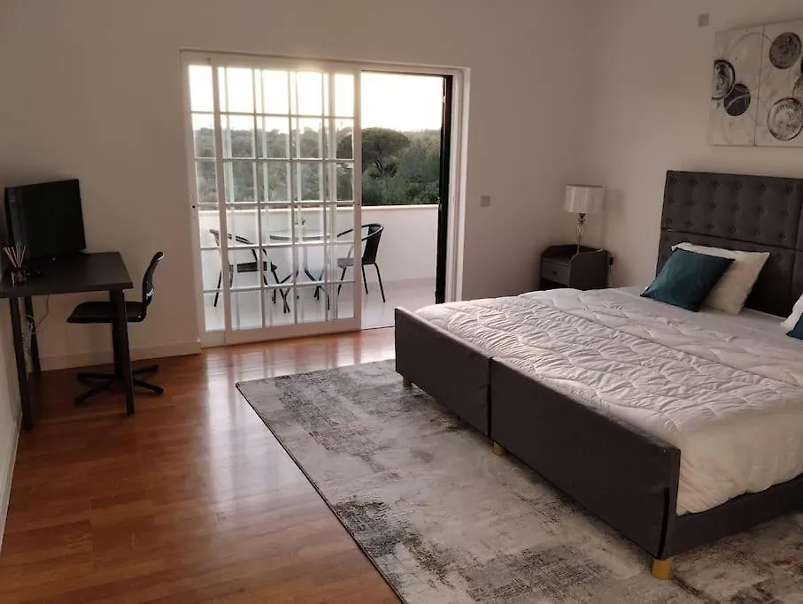 Villa Privee Cascaes Bed and breakfast