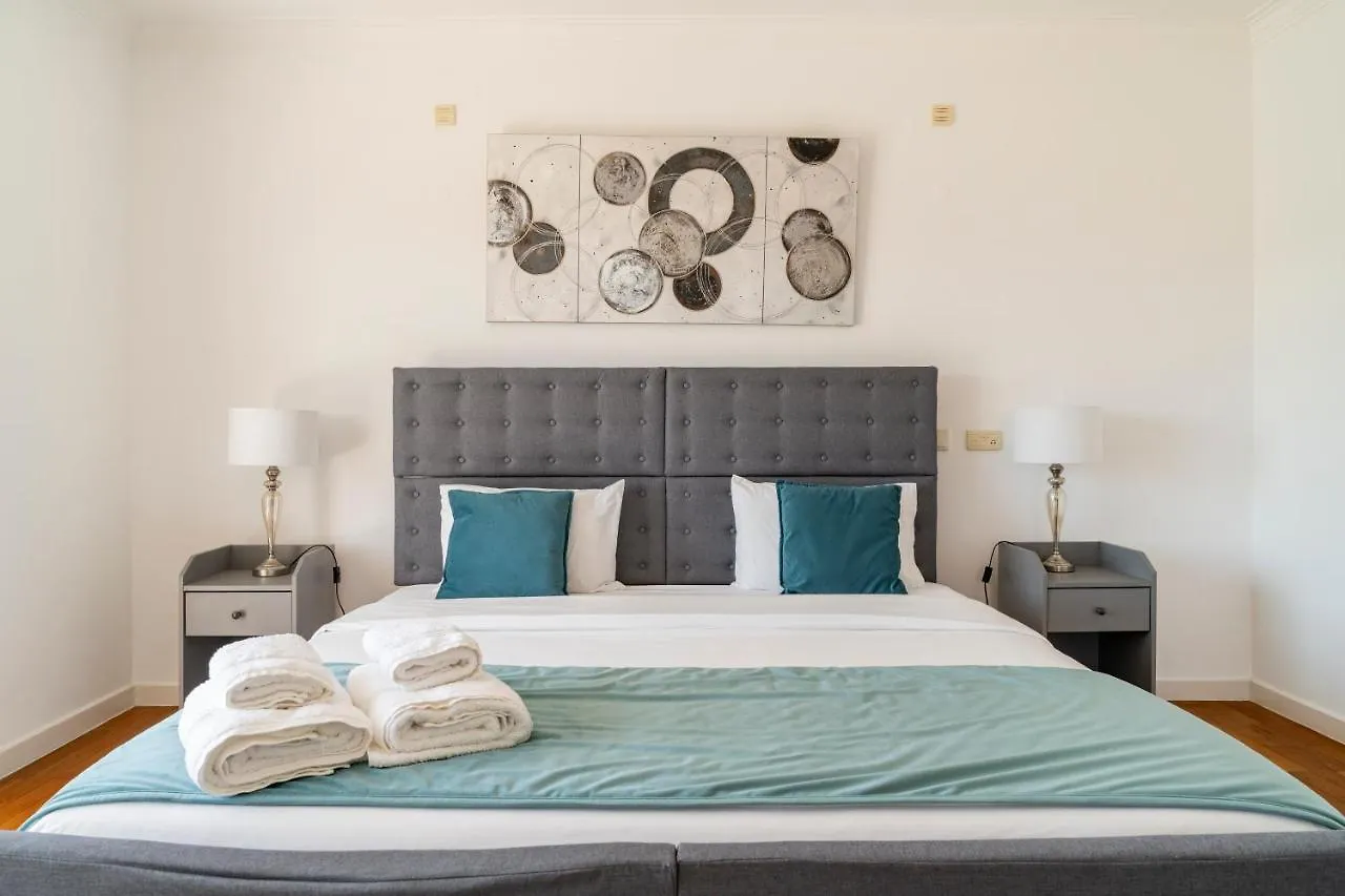 Villa Privee Cascaes Bed and breakfast